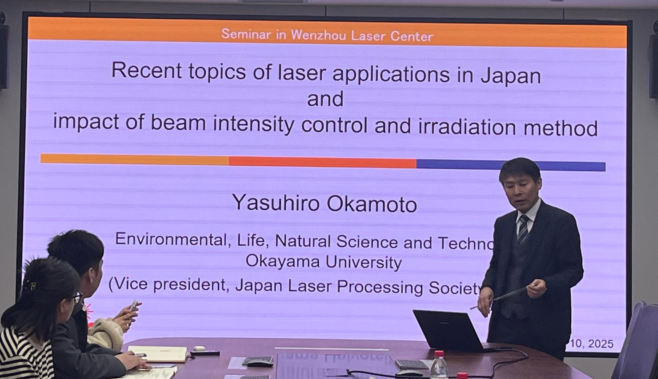 1741654360996018860.jpg 讲课照片.jpg